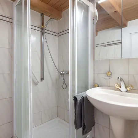 White By Interhome * 브리사고